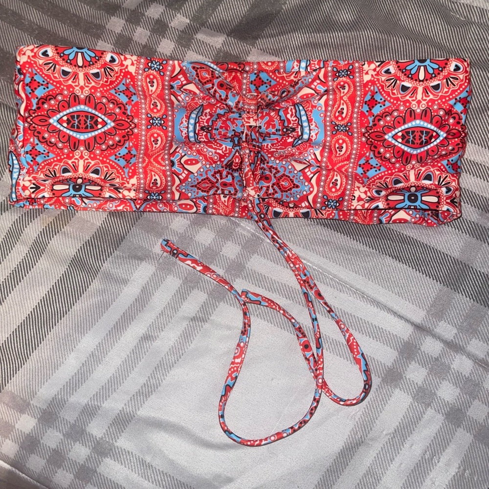 SHEIN bathing suit top